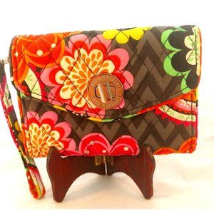 VERA BRADLEY Ziggy Zinnia Retired Your Turn Smartphone Wristlet w/Turn Lock